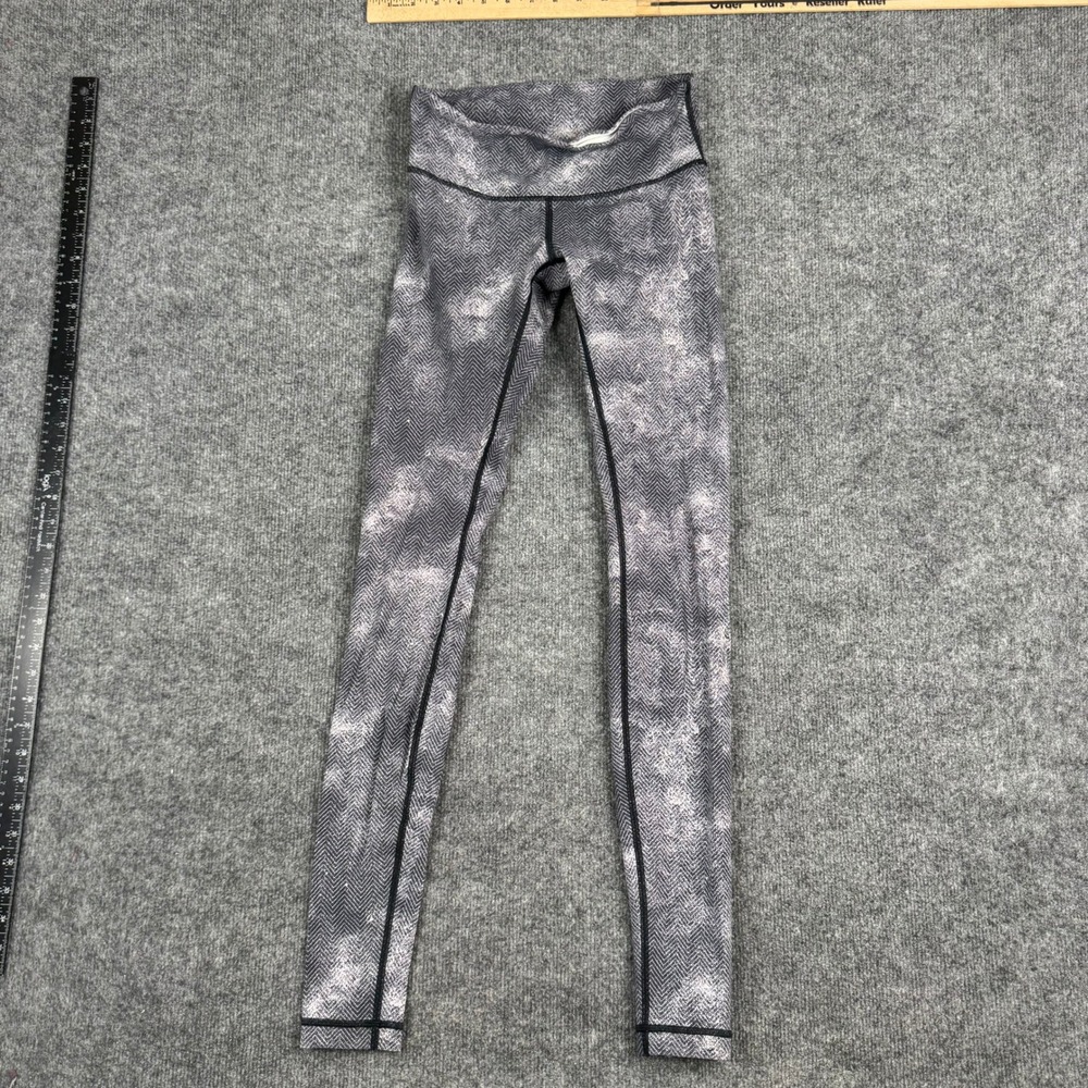 Lululemon Leggings Womens Size 4 Gray Herringbone Athletic Yoga Slim Fit Pants